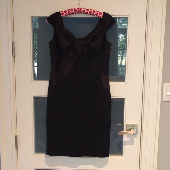 Beautiful  black dress by Brian Bailey 🌸🌼🌼🌸🌼 - Picture 5 of 13